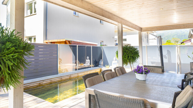 Meiningen | Stilvoller Bungalow mit Holzpool in ruhiger Lage