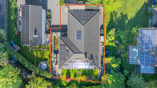Meiningen | Stilvoller Bungalow mit Holzpool in ruhiger Lage