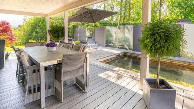 Meiningen | Stilvoller Bungalow mit Holzpool in ruhiger Lage