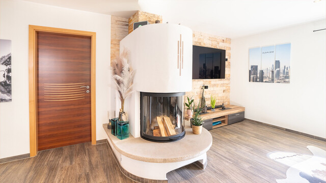 Meiningen | Stilvoller Bungalow mit Holzpool in ruhiger Lage