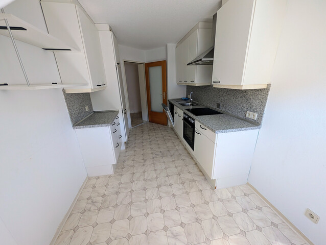 Helle 3,5-Zimmer-Dachgeschosswohnung mit Loggia, Tiefgarage und Top-Raumaufteilung in Kennelbach