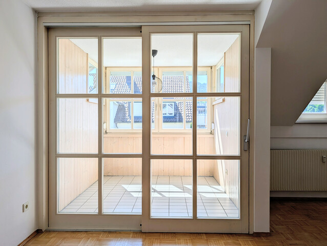Helle 3,5-Zimmer-Dachgeschosswohnung mit Loggia, Tiefgarage und Top-Raumaufteilung in Kennelbach