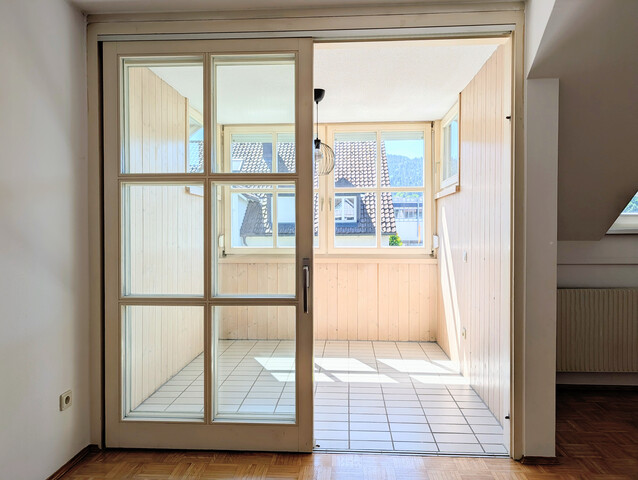 Helle 3,5-Zimmer-Dachgeschosswohnung mit Loggia, Tiefgarage und Top-Raumaufteilung in Kennelbach
