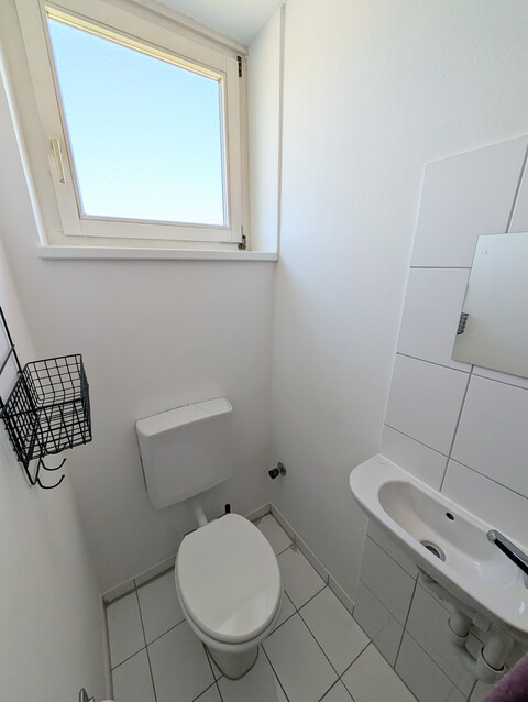 Helle 3,5-Zimmer-Dachgeschosswohnung mit Loggia, Tiefgarage und Top-Raumaufteilung in Kennelbach
