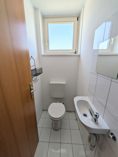 Helle 3,5-Zimmer-Dachgeschosswohnung mit Loggia, Tiefgarage und Top-Raumaufteilung in Kennelbach