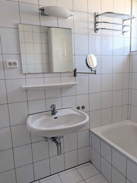 Helle 3,5-Zimmer-Dachgeschosswohnung mit Loggia, Tiefgarage und Top-Raumaufteilung in Kennelbach
