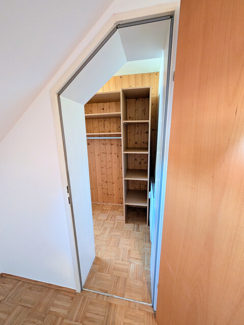 Helle 3,5-Zimmer-Dachgeschosswohnung mit Loggia, Tiefgarage und Top-Raumaufteilung in Kennelbach