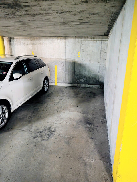 Helle 3,5-Zimmer-Dachgeschosswohnung mit Loggia, Tiefgarage und Top-Raumaufteilung in Kennelbach