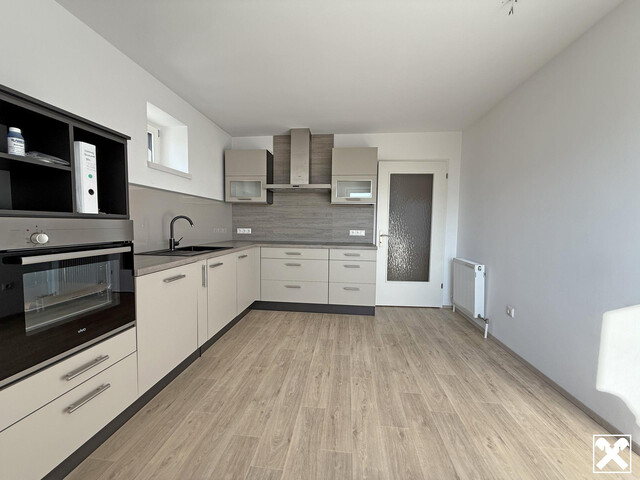 Großzügige, helle Wohnung im 9. OG mit Weitblick!