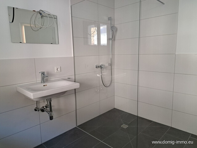 NEUBAU: Traumhafte Gartenwohnung mit großem eigenem Tiefgaragenbereich in Lorüns zu verkaufen!