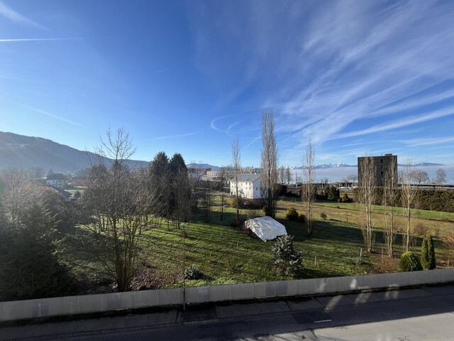 Wohnen in Seenähe: 3-Zimmer-Wohnung mit Süd-Balkon und See- & Bergblick
