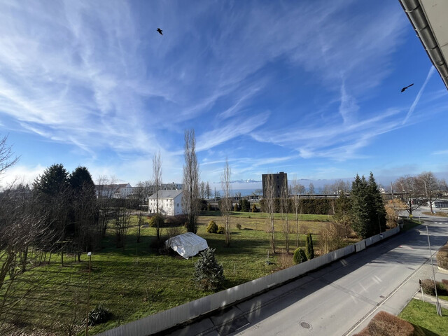 Wohnen in Seenähe: 3-Zimmer-Wohnung mit Süd-Balkon und See- & Bergblick