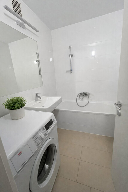 Wohnen in Seenähe: 3-Zimmer-Wohnung mit Süd-Balkon und See- & Bergblick