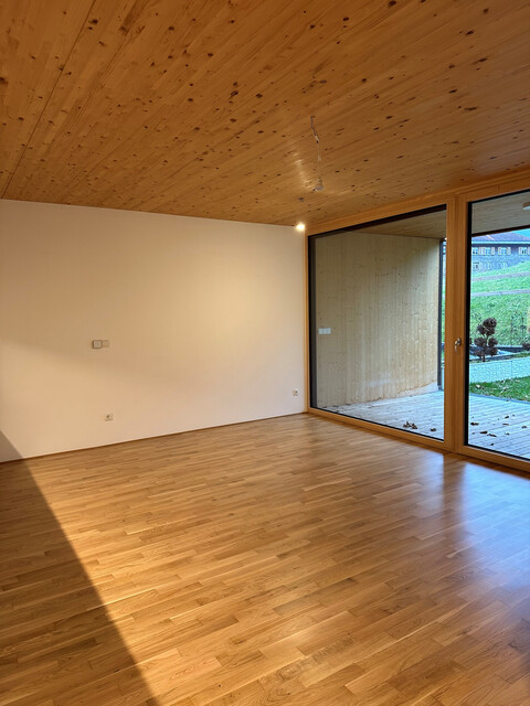 Helle neuwertige 2-Zimmer-Gartenwohnung ab sofort zu vermieten 