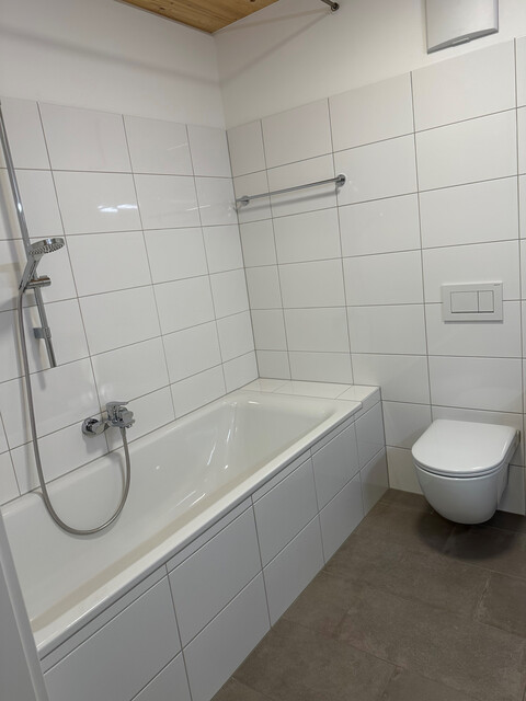 Helle neuwertige 2-Zimmer-Gartenwohnung ab sofort zu vermieten 