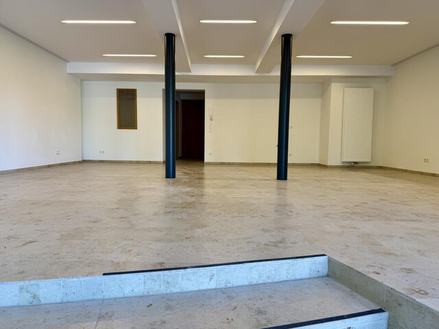 Attraktives Geschäftslokal am Schlossplatz