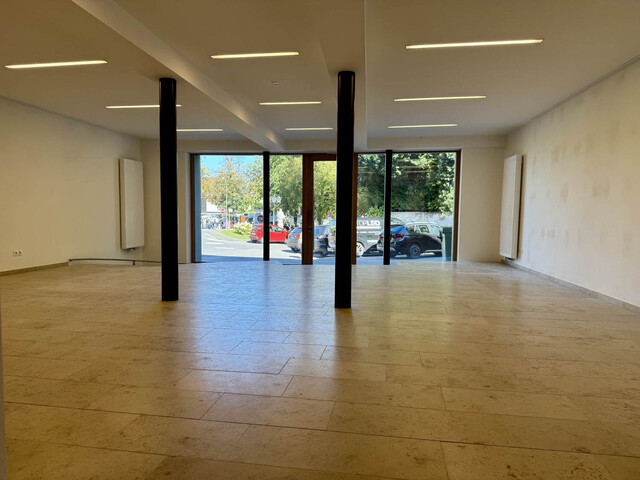 Attraktives Geschäftslokal am Schlossplatz