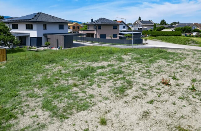 Neues Einfamilienhaus in Ziegelbauweise mit großem Garten € 868.000.- plus WBF!