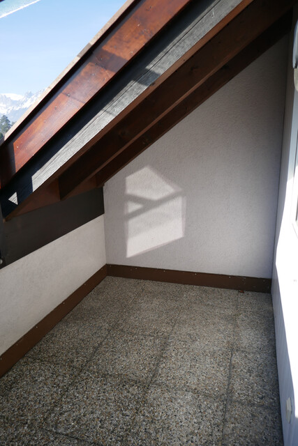 Helle und gemütliche 2-Zi Dachwohnung in ruhiger und zentraler Lage in Gisingen ab sofort zu vermieten