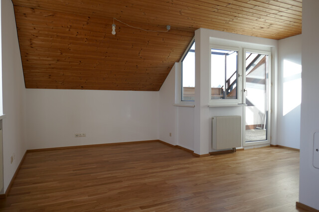 Helle und gemütliche 2-Zi Dachwohnung in ruhiger und zentraler Lage in Gisingen ab sofort zu vermieten