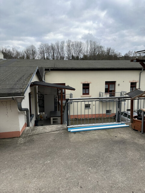 Lukratives Investitionsobjekt. Vermietetes Wohn-/Geschäftshausin Chemnitz