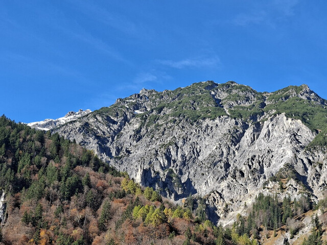 Traumhaftes Grundstück mit atemberaubendem Berg- und Fernblick!