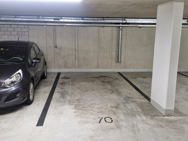 LOCHAU: Tiefgaragenplatz zur Langzeitmiete nur wenige Schritte zum  Bahnhof & den Seeanlagen (Yachthafen/Kaiserstrand)