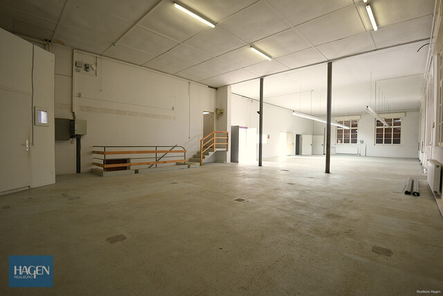 Großzügige Gewerbehalle mit Büroräume in Wolfurt zu vermieten!