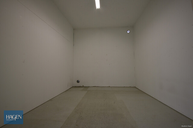 Großzügige Gewerbehalle mit Büroräume in Wolfurt zu vermieten!