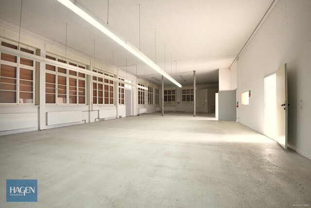 Großzügige Gewerbehalle mit Büroräume in Wolfurt zu vermieten!