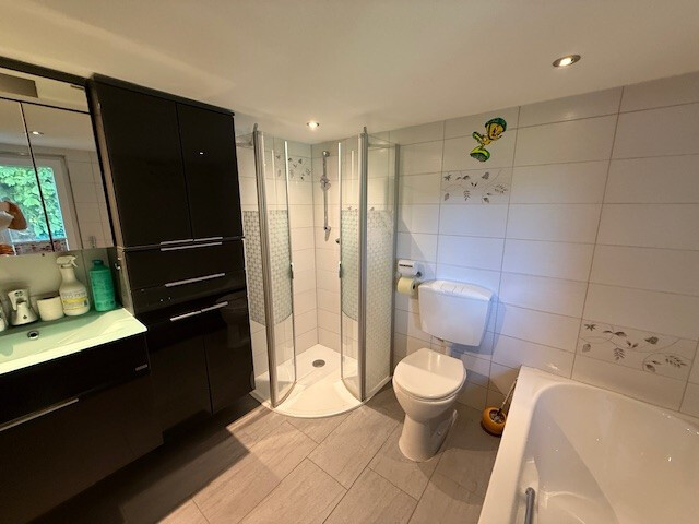 Ehemaliges Gasthaus Hirschen und angrenzende 5-Zimmerwohnung mit Garten zu vermieten 