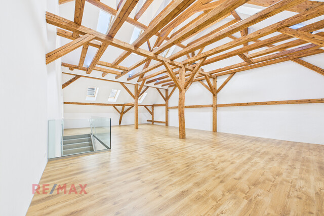 Ein Schatz mitten in der Stadt – Geschäftsfläche mit verstecktem Gewölbekeller