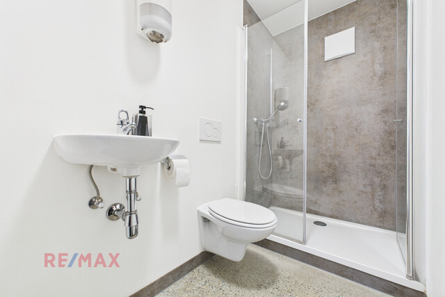 Ein Schatz mitten in der Stadt – Geschäftsfläche mit verstecktem Gewölbekeller