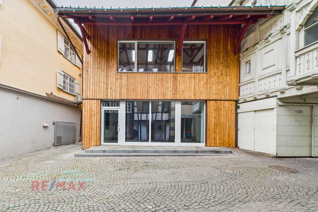 Ein Schatz mitten in der Stadt – Geschäftsfläche mit verstecktem Gewölbekeller