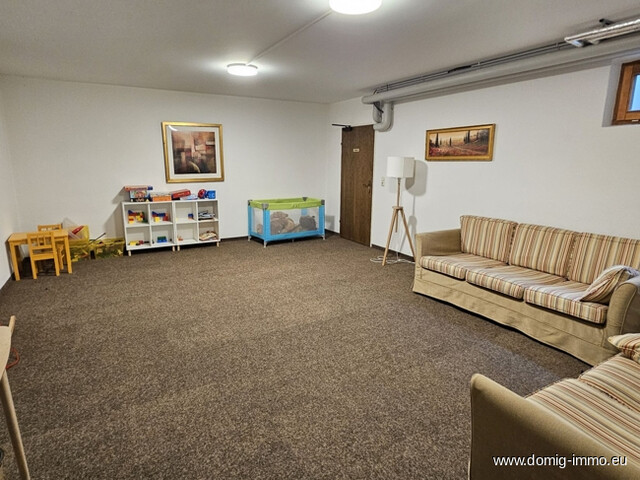 Ferienpension mit mehreren Wohnungen und zusätzlichem Baugrund, ges. 1355m² Grundfläche in Schruns!