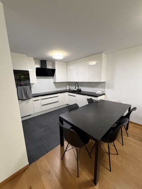 Wohnen mit Stil: Exklusive 4-Zimmer-Wohnung mit traumhaftem 117 m² Privatgarten