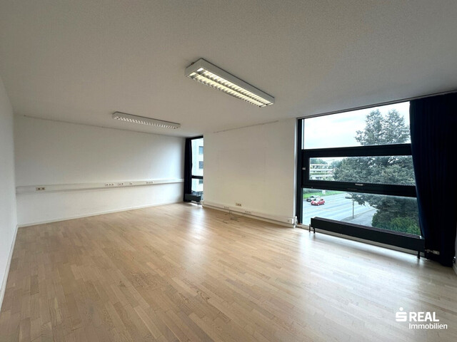 Moderne Büro/Praxis in Dornbirn: