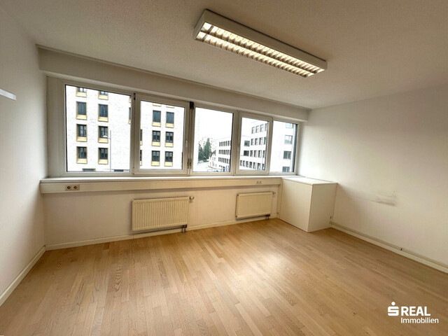 Moderne Büro/Praxis in Dornbirn: