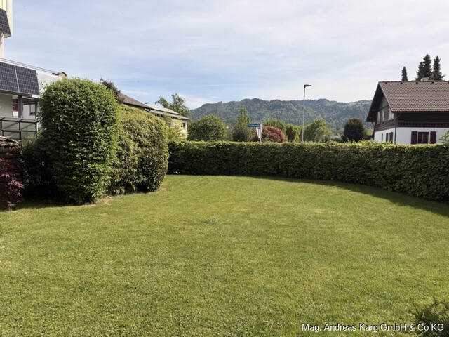 Großzügiges Wohnhaus mit Entwicklungspotenzial auf sonnigem Grundstück in Hörbranz