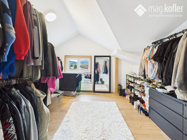 Ein Haus, zwei Wohnbereiche – unzählige Möglichkeiten: perfekt für Familie, Gäste, Mieter oder als Bürofläche