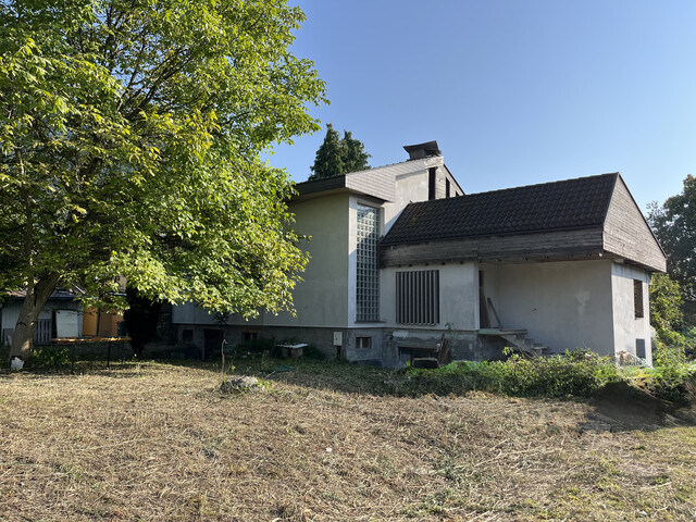 Schönes rechteckiges Baugrundstück im Zentrum von Hohenems in naturnaher Lage mit Altbestand