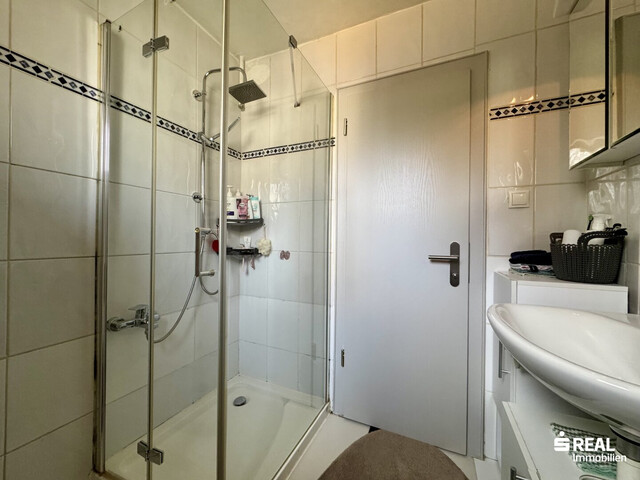 Helle 4-Zimmerwohnung mit Balkon in super Lage