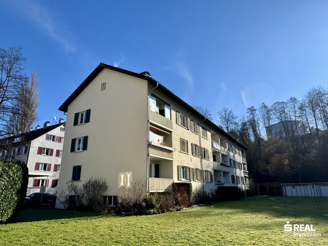 Helle 4-Zimmerwohnung mit Balkon in super Lage