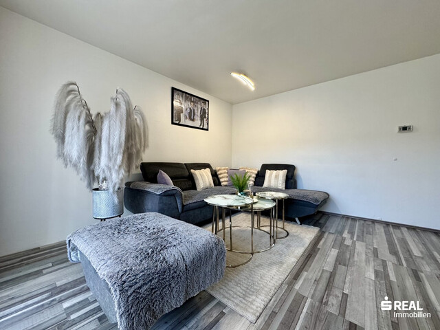 Helle 4-Zimmerwohnung mit Balkon in super Lage