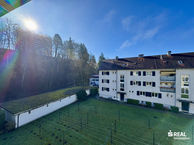 Helle 4-Zimmerwohnung mit Balkon in super Lage