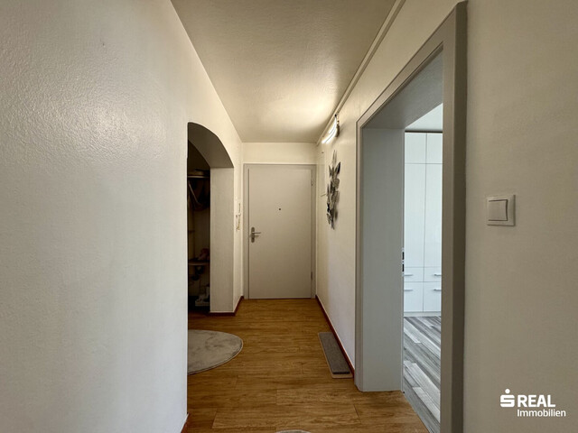 Helle 4-Zimmerwohnung mit Balkon in super Lage