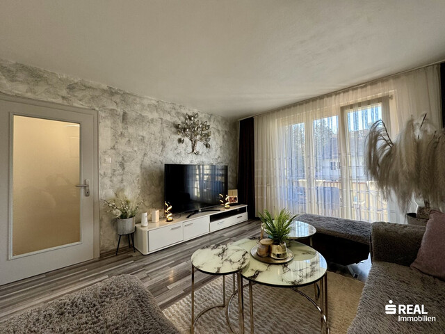 Helle 4-Zimmerwohnung mit Balkon in super Lage