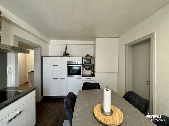 Helle 4-Zimmerwohnung mit Balkon in super Lage