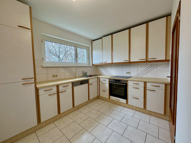 "ohne Provision" geräumige, helle 3,5 Zimmer Wohnung mit Balkon