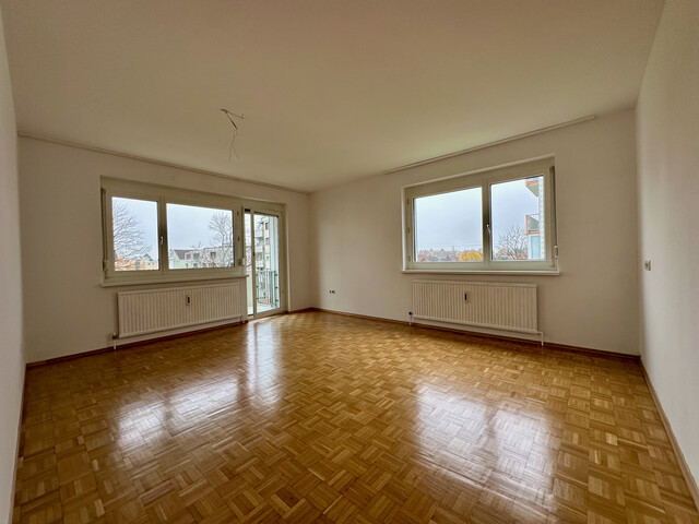 "ohne Provision" geräumige, helle 3,5 Zimmer Wohnung mit Balkon